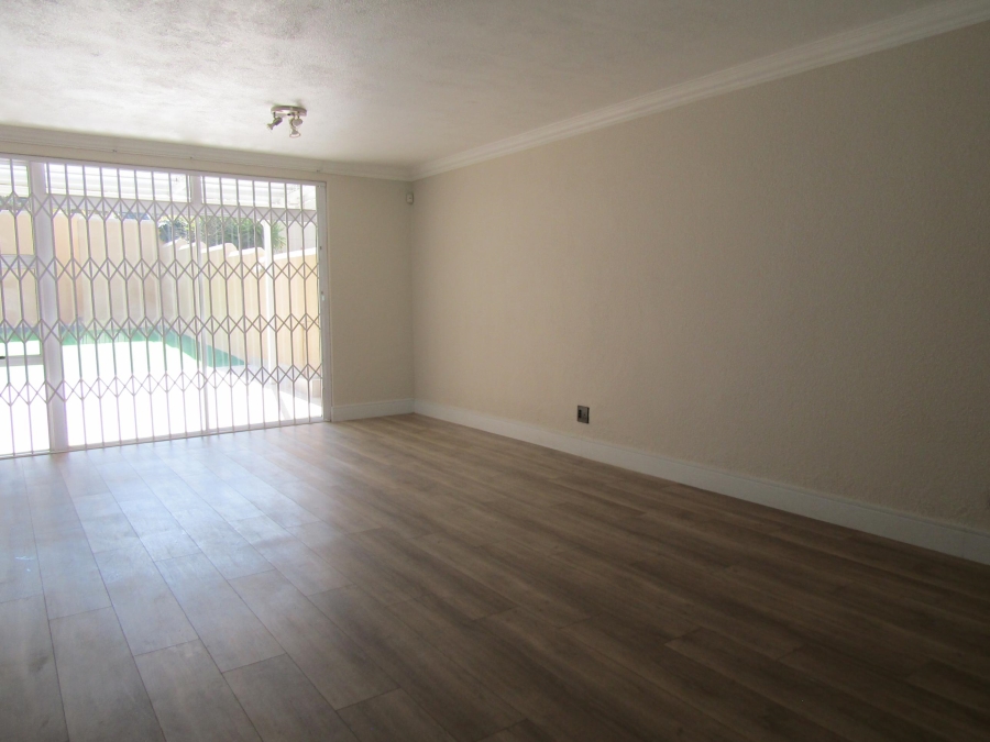 To Let 3 Bedroom Property for Rent in Mondeor Gauteng