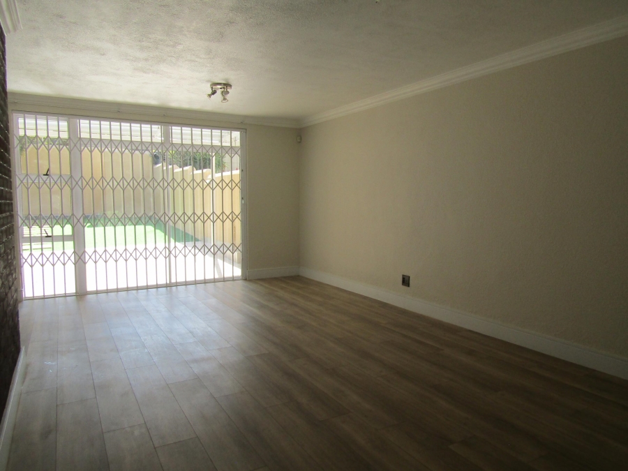 To Let 3 Bedroom Property for Rent in Mondeor Gauteng