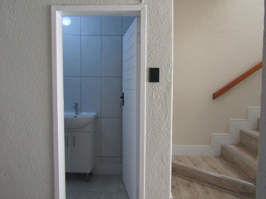 To Let 3 Bedroom Property for Rent in Mondeor Gauteng