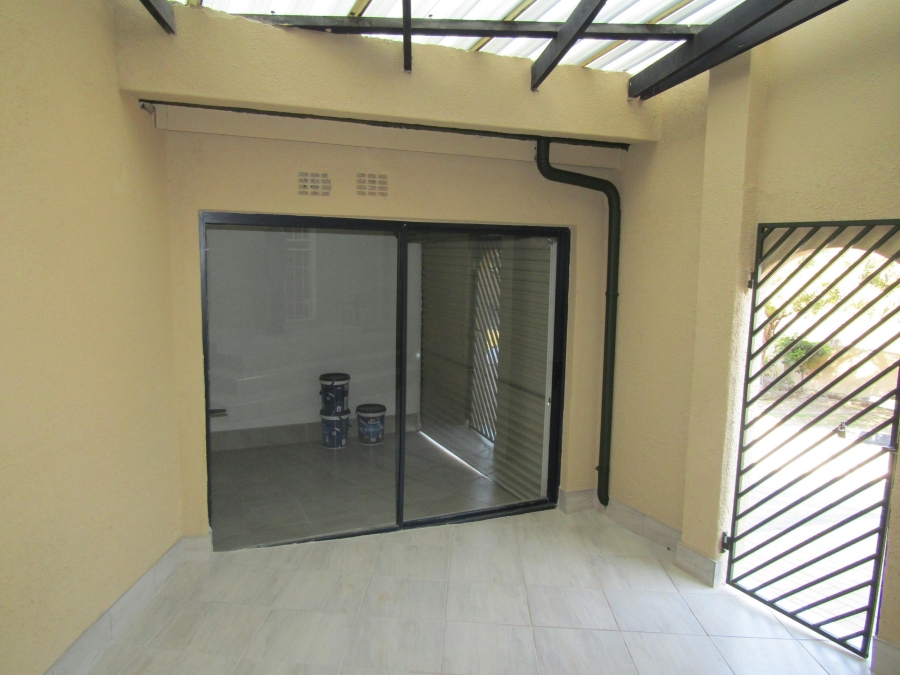 To Let 3 Bedroom Property for Rent in Mondeor Gauteng