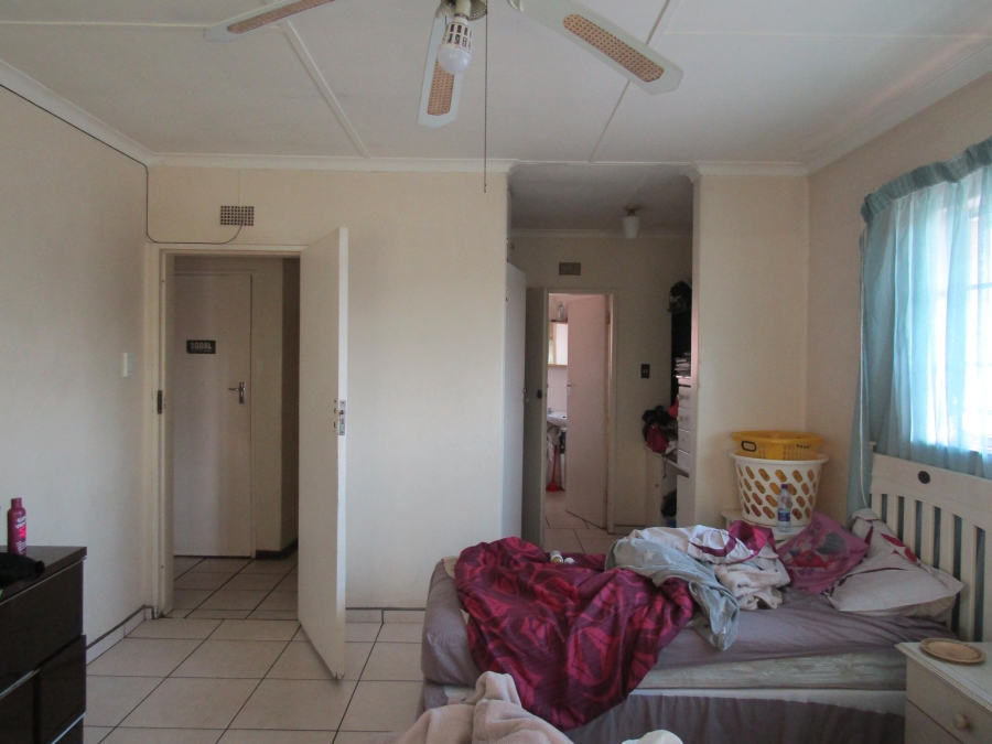 2 Bedroom Property for Sale in Windsor East Gauteng