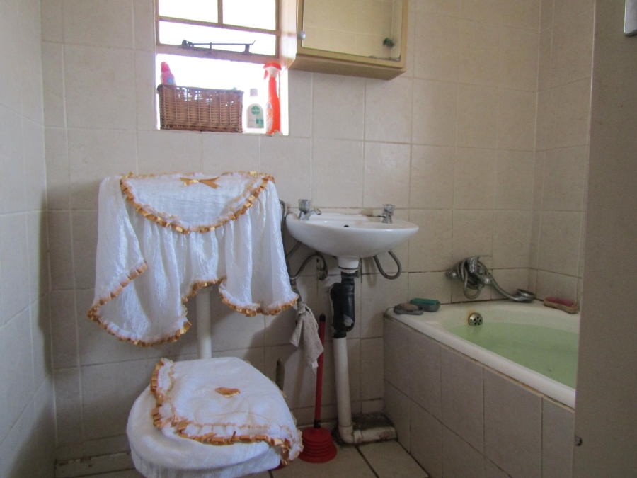 2 Bedroom Property for Sale in Windsor East Gauteng