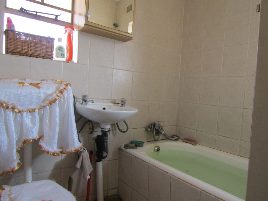 2 Bedroom Property for Sale in Windsor East Gauteng