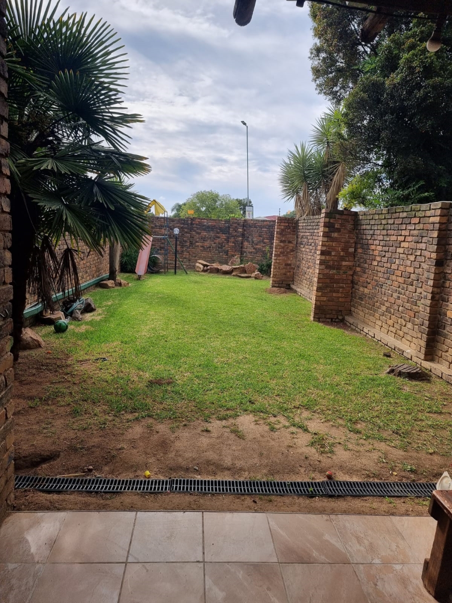 3 Bedroom Property for Sale in Halfway Gardens Gauteng
