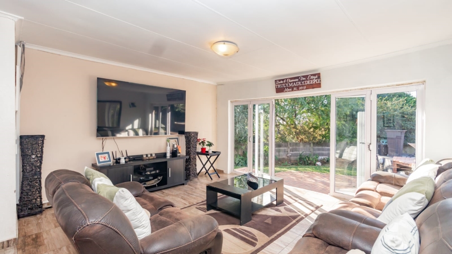 3 Bedroom Property for Sale in Isandovale Gauteng