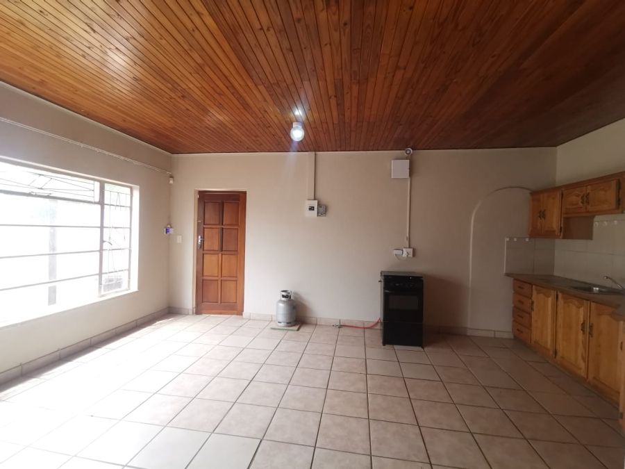 To Let 1 Bedroom Property for Rent in Strubenvale Gauteng