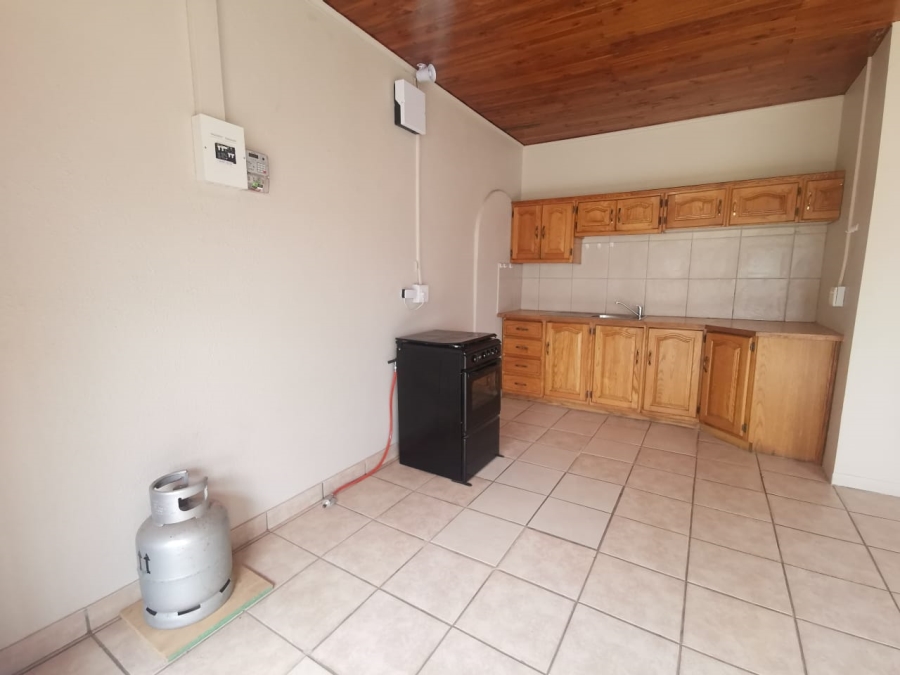 To Let 1 Bedroom Property for Rent in Strubenvale Gauteng