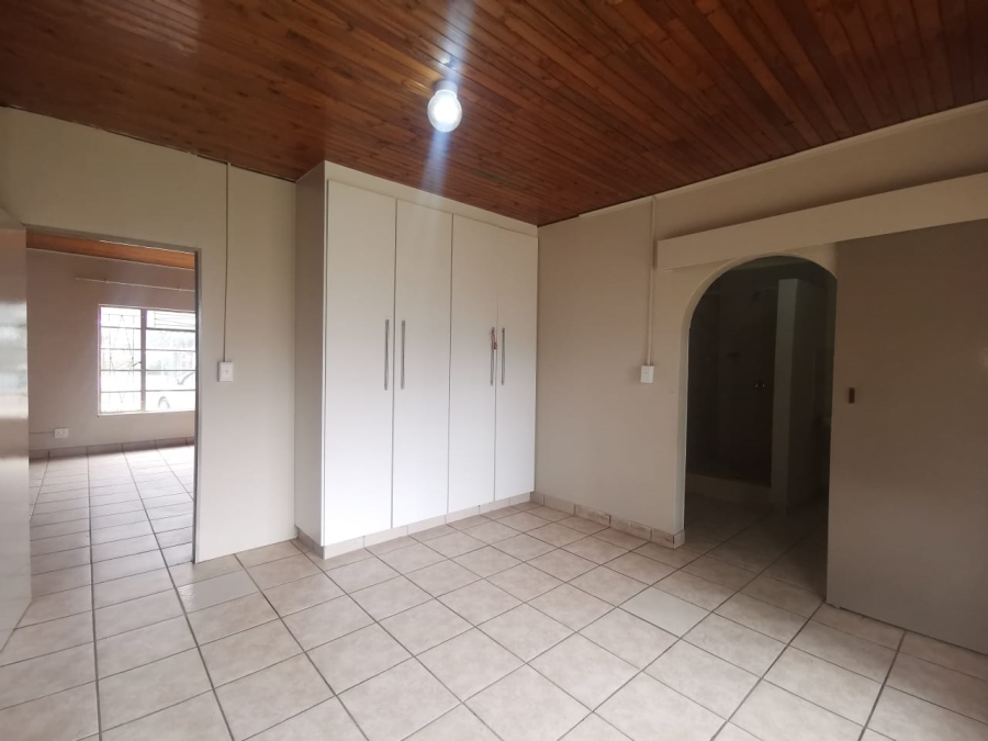 To Let 1 Bedroom Property for Rent in Strubenvale Gauteng