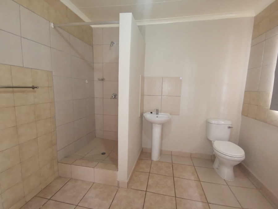 To Let 1 Bedroom Property for Rent in Strubenvale Gauteng