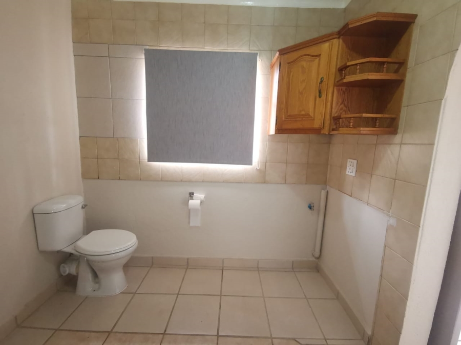 To Let 1 Bedroom Property for Rent in Strubenvale Gauteng