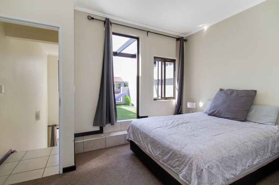 To Let 1 Bedroom Property for Rent in Fourways Gauteng