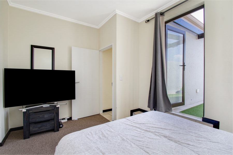 To Let 1 Bedroom Property for Rent in Fourways Gauteng