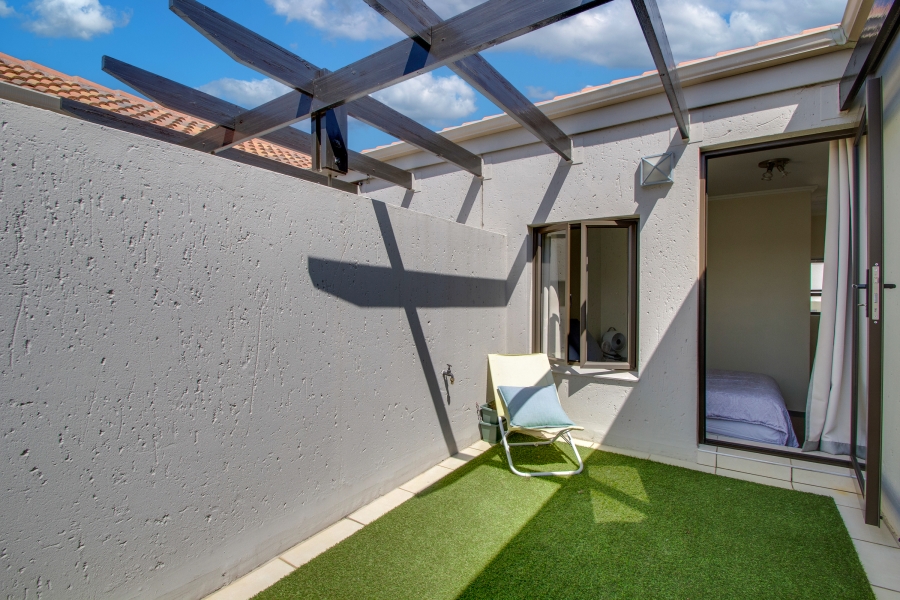 To Let 1 Bedroom Property for Rent in Fourways Gauteng