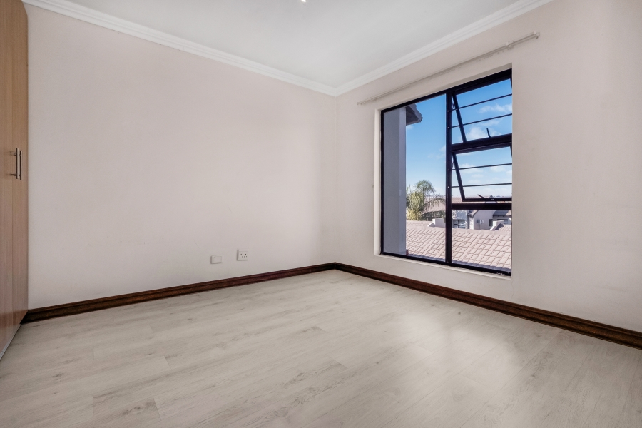To Let 2 Bedroom Property for Rent in Fourways Gauteng