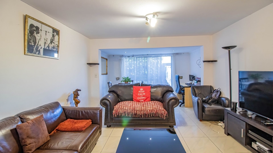 2 Bedroom Property for Sale in Ridgeway Gauteng