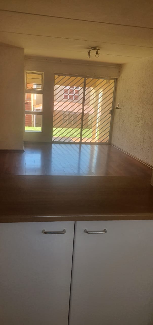To Let 3 Bedroom Property for Rent in Mondeor Gauteng