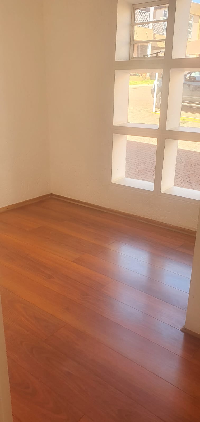 To Let 3 Bedroom Property for Rent in Mondeor Gauteng