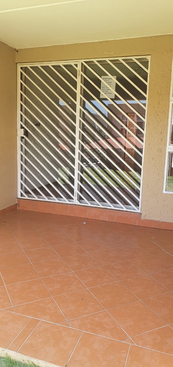 To Let 3 Bedroom Property for Rent in Mondeor Gauteng