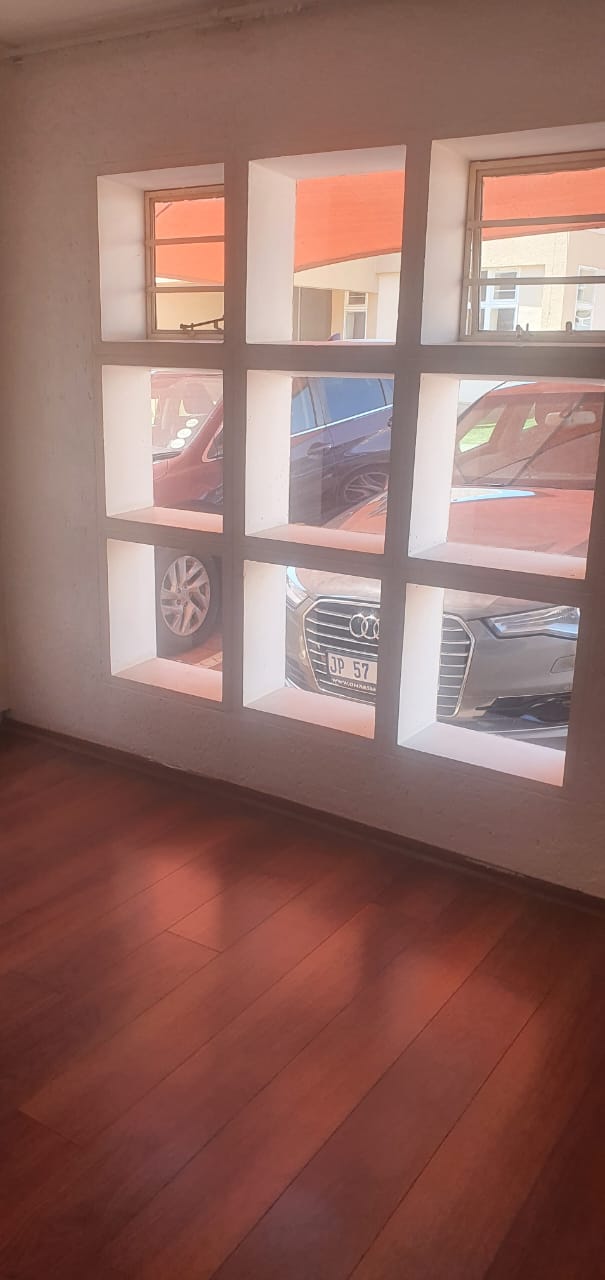 To Let 3 Bedroom Property for Rent in Mondeor Gauteng