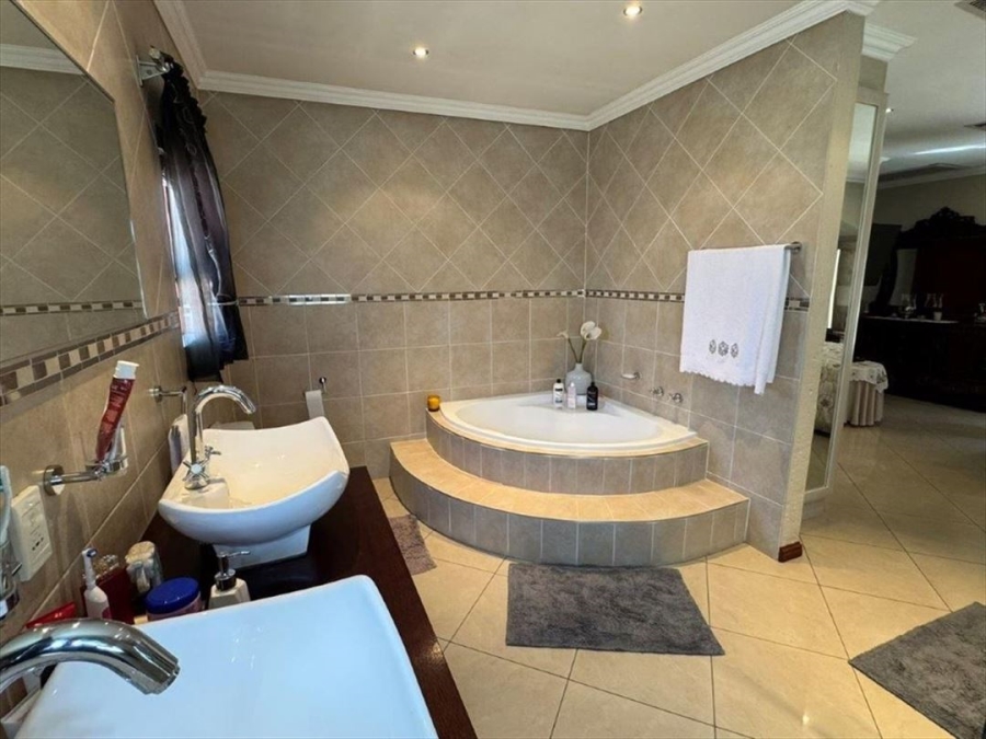 4 Bedroom Property for Sale in Beyers Park Gauteng