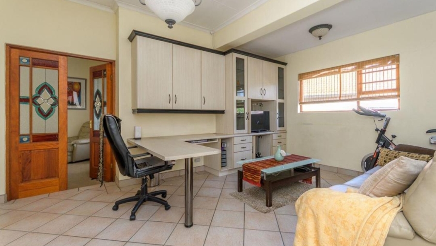 4 Bedroom Property for Sale in Van Riebeeck Park Gauteng