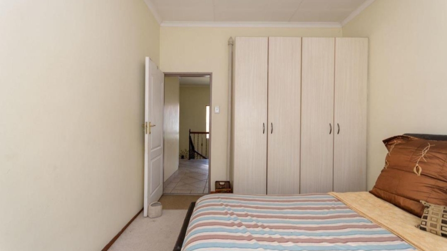 4 Bedroom Property for Sale in Van Riebeeck Park Gauteng