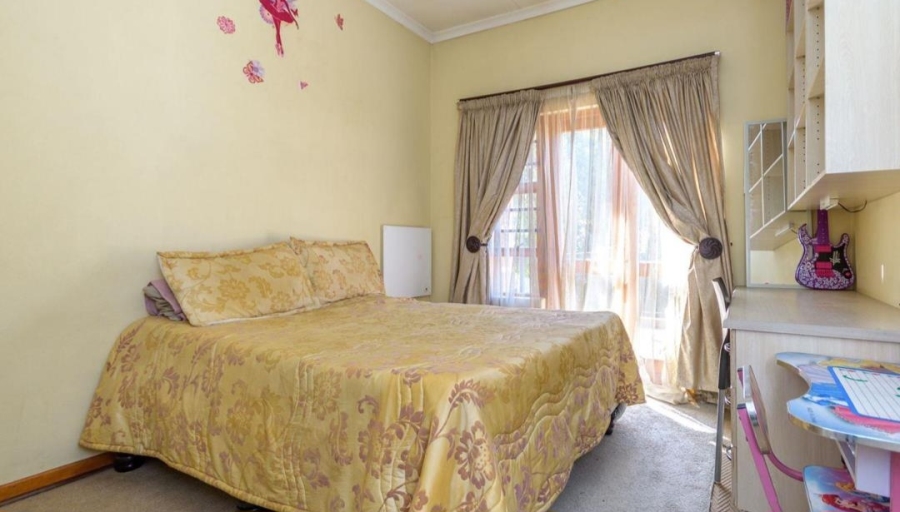 4 Bedroom Property for Sale in Van Riebeeck Park Gauteng