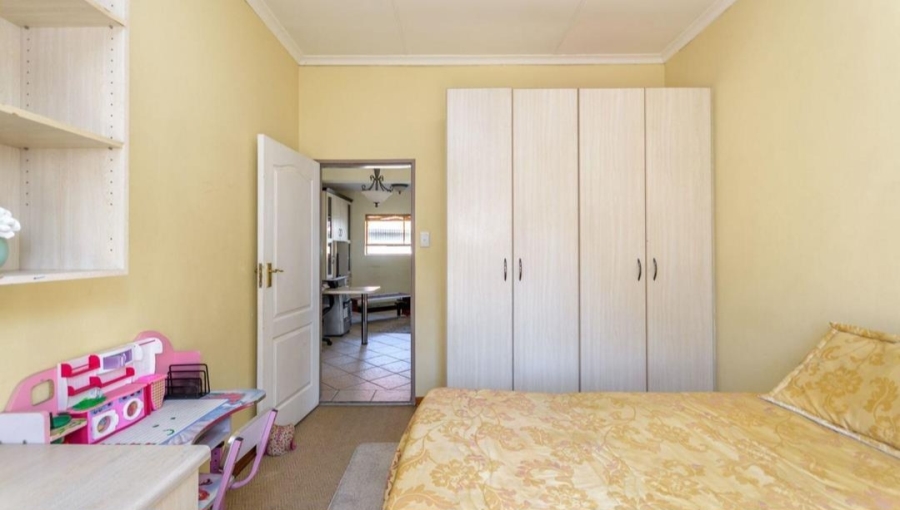4 Bedroom Property for Sale in Van Riebeeck Park Gauteng