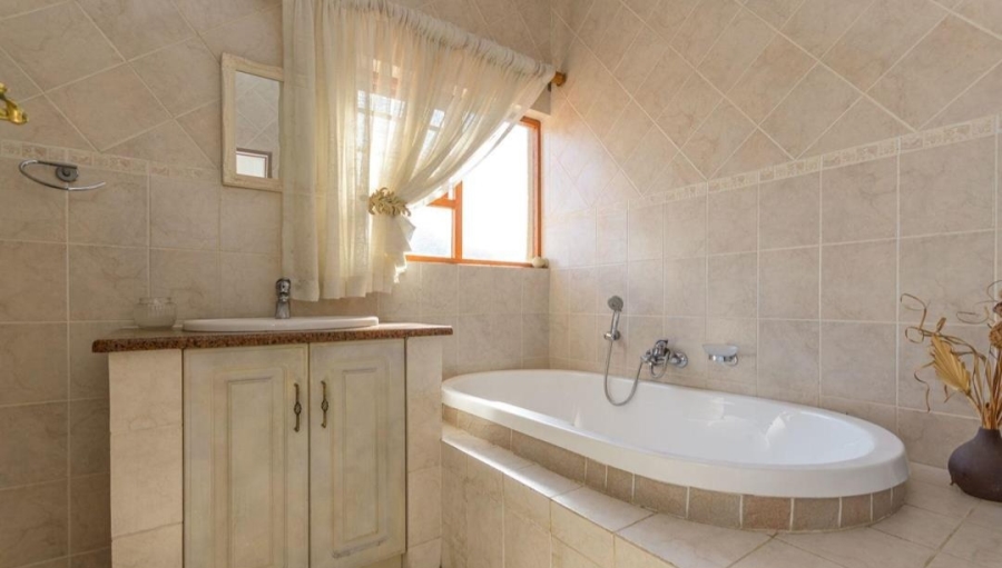 4 Bedroom Property for Sale in Van Riebeeck Park Gauteng