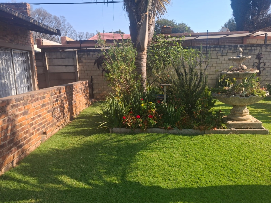 3 Bedroom Property for Sale in Hurlyvale Gauteng