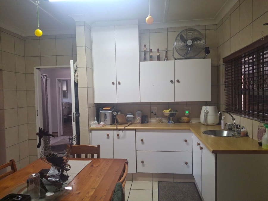 3 Bedroom Property for Sale in Hurlyvale Gauteng