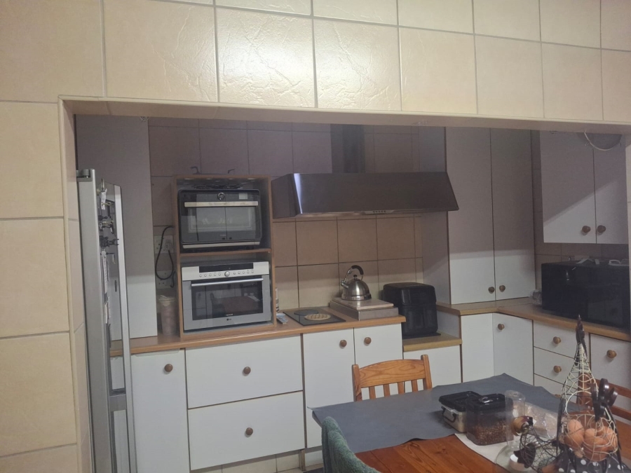 3 Bedroom Property for Sale in Hurlyvale Gauteng