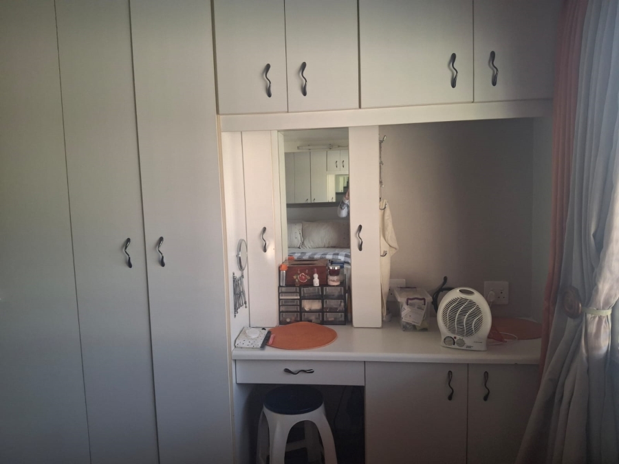 3 Bedroom Property for Sale in Hurlyvale Gauteng