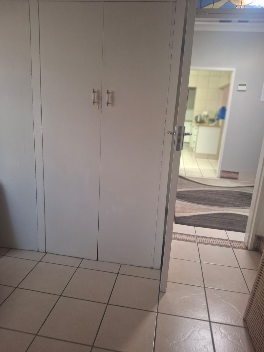 3 Bedroom Property for Sale in Hurlyvale Gauteng
