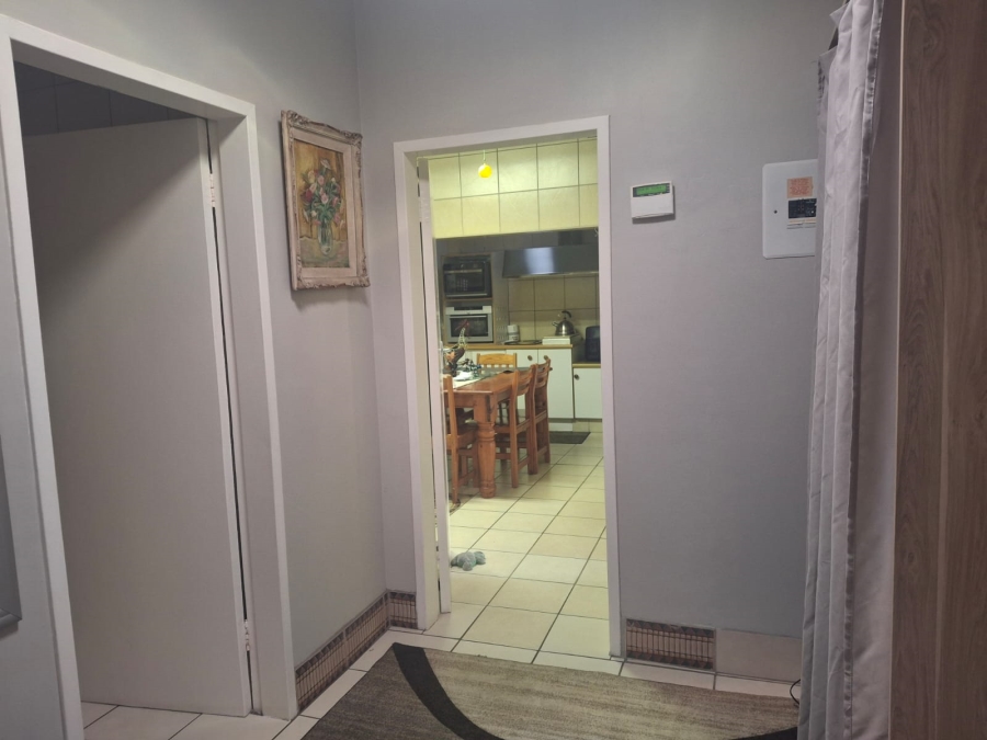 3 Bedroom Property for Sale in Hurlyvale Gauteng