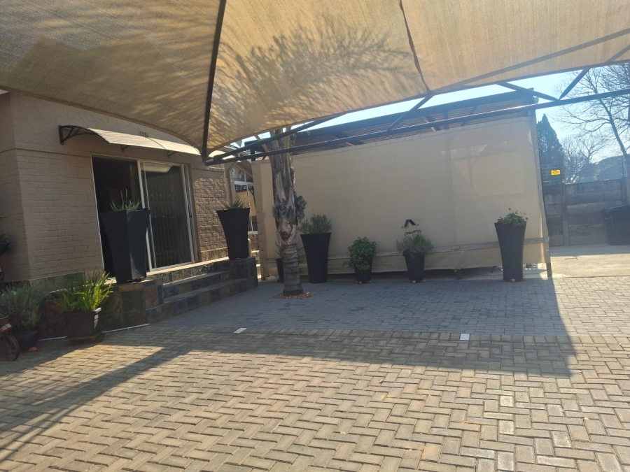 3 Bedroom Property for Sale in Hurlyvale Gauteng