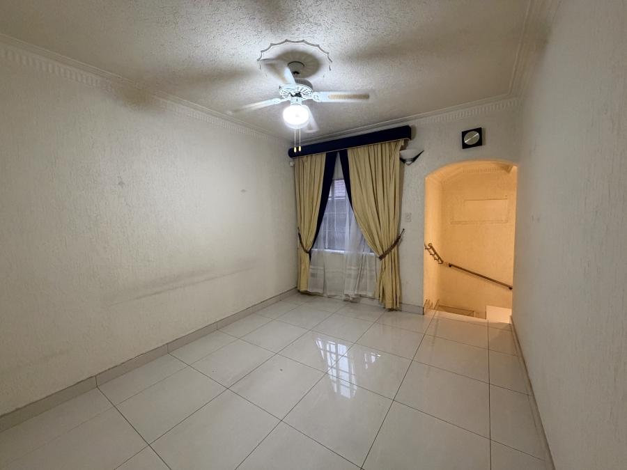 To Let 4 Bedroom Property for Rent in Laudium Gauteng