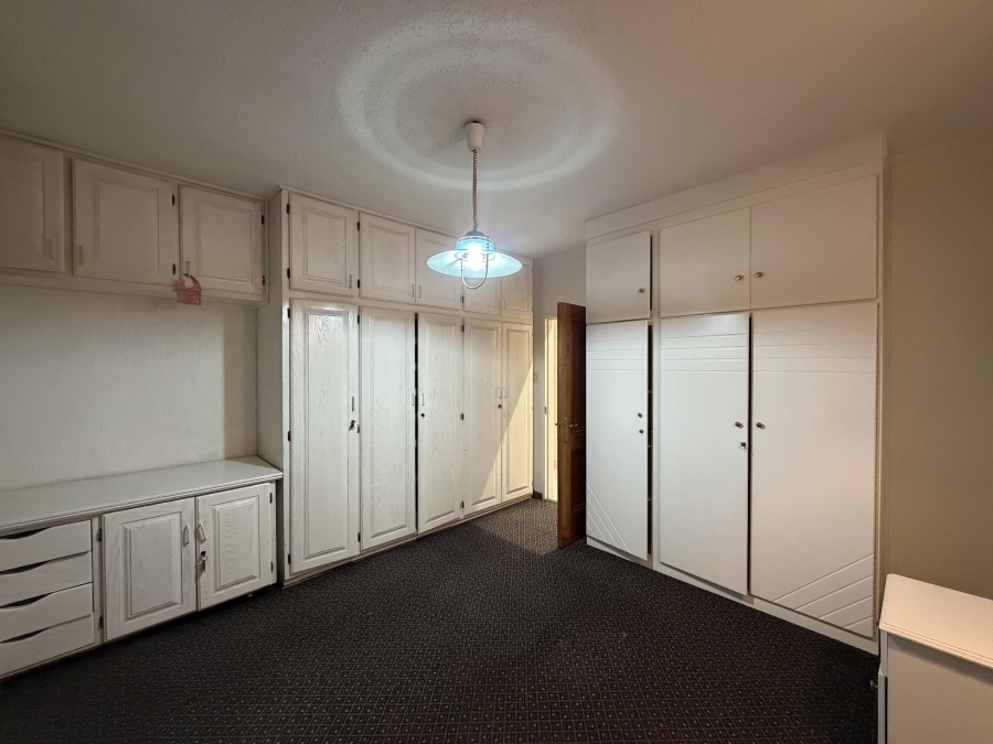 To Let 4 Bedroom Property for Rent in Laudium Gauteng