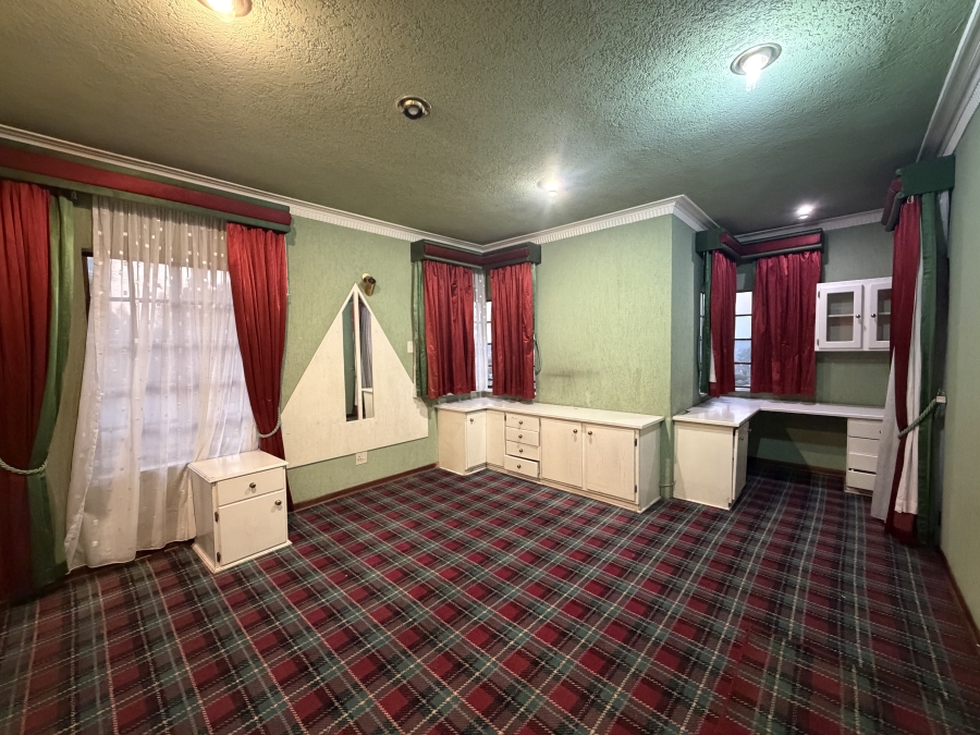 To Let 4 Bedroom Property for Rent in Laudium Gauteng