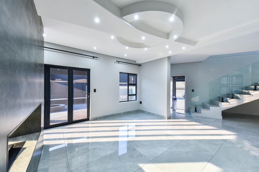 4 Bedroom Property for Sale in Six Fountains Estate Gauteng