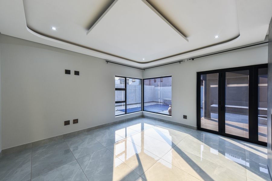 4 Bedroom Property for Sale in Six Fountains Estate Gauteng