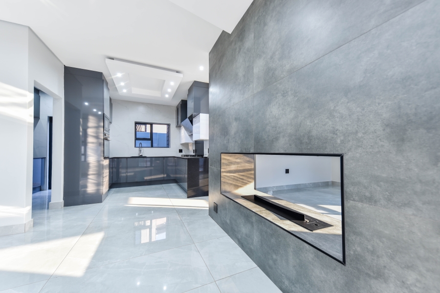 4 Bedroom Property for Sale in Six Fountains Estate Gauteng