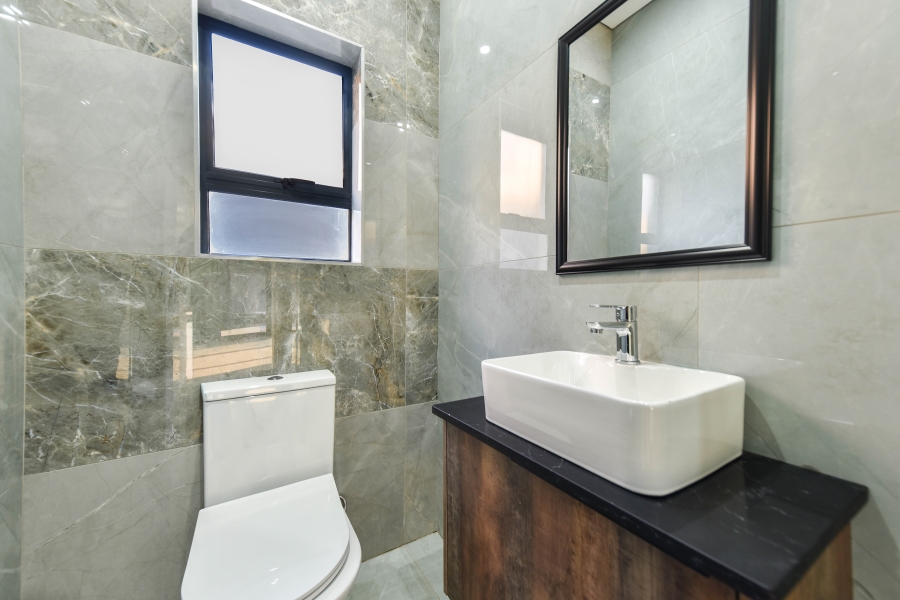 4 Bedroom Property for Sale in Six Fountains Estate Gauteng