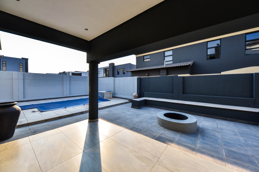 4 Bedroom Property for Sale in Six Fountains Estate Gauteng