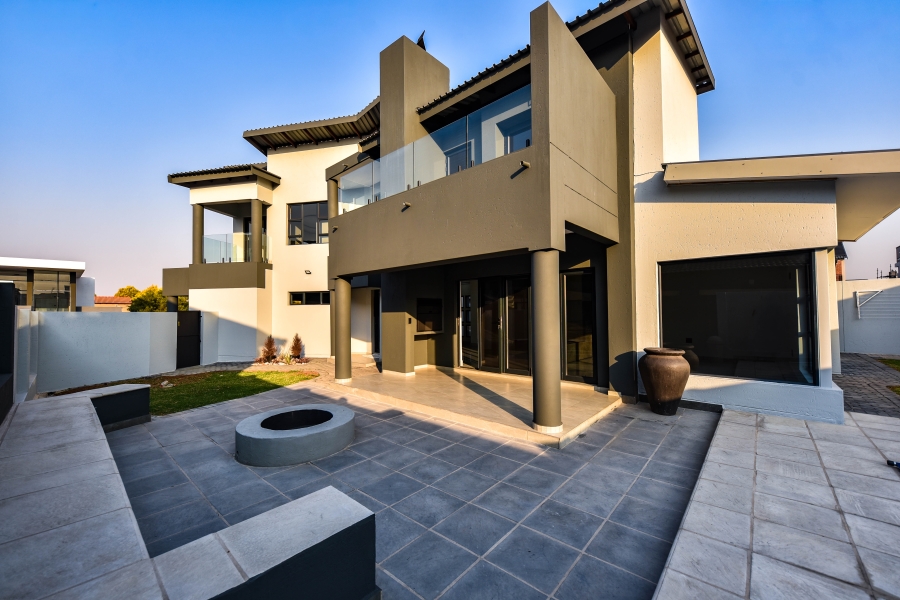 4 Bedroom Property for Sale in Six Fountains Estate Gauteng