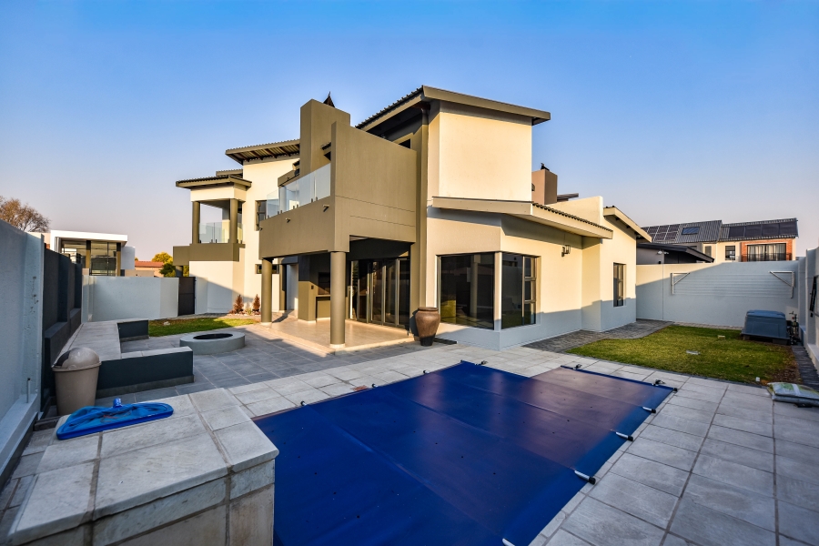4 Bedroom Property for Sale in Six Fountains Estate Gauteng