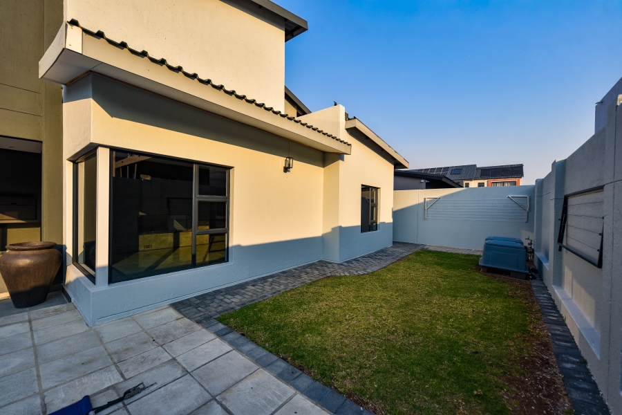 4 Bedroom Property for Sale in Six Fountains Estate Gauteng