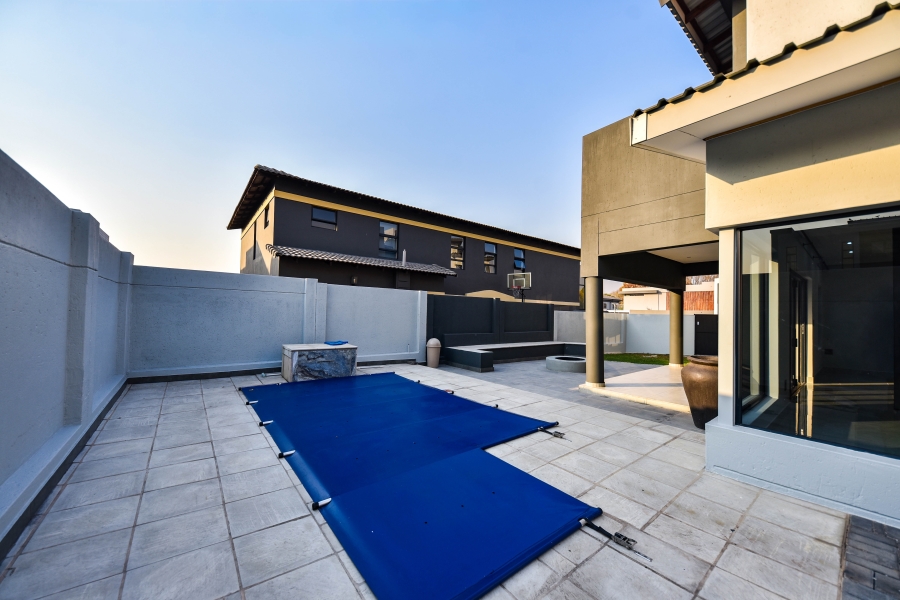 4 Bedroom Property for Sale in Six Fountains Estate Gauteng