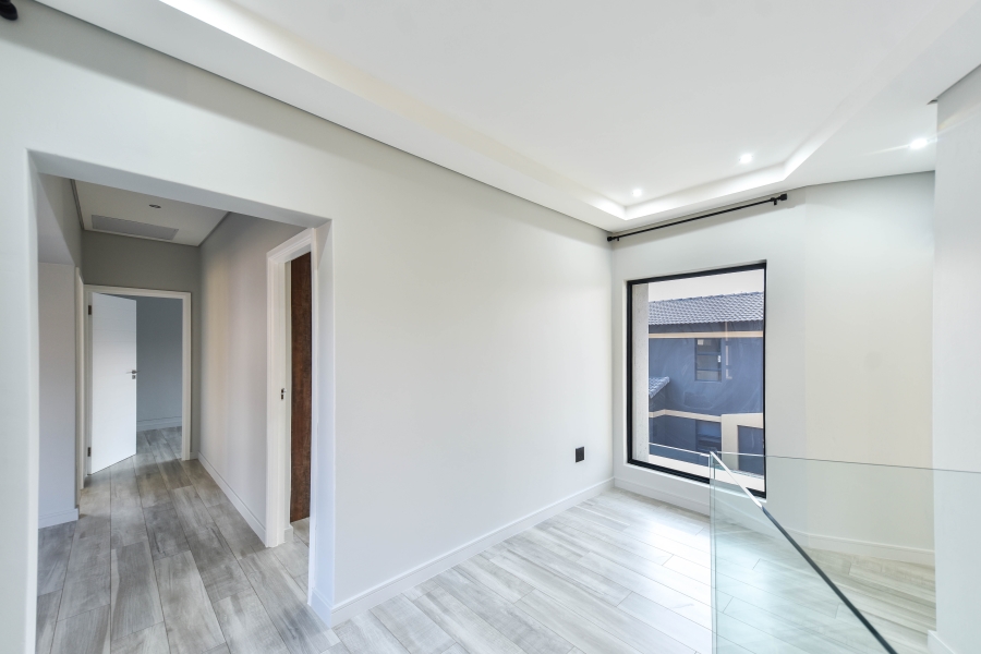 4 Bedroom Property for Sale in Six Fountains Estate Gauteng