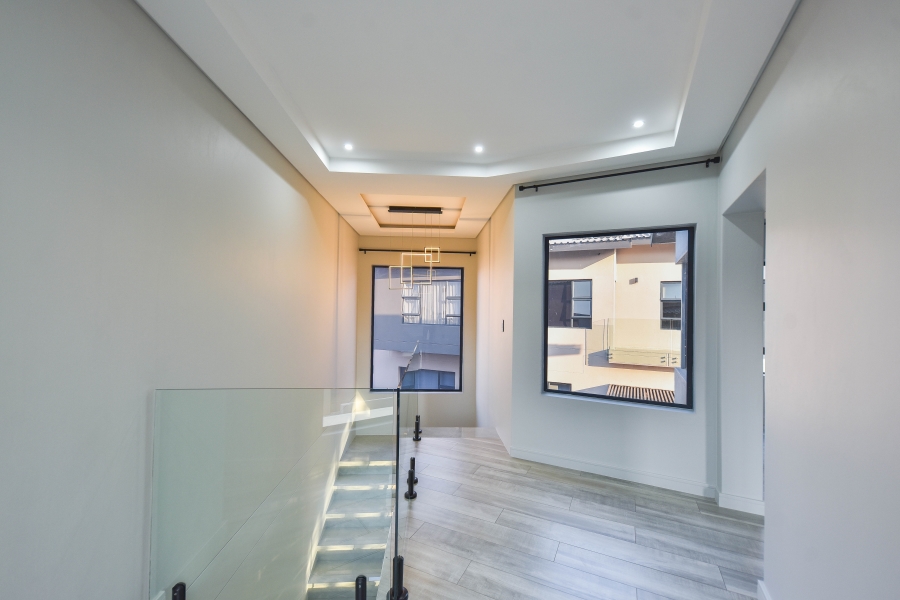 4 Bedroom Property for Sale in Six Fountains Estate Gauteng